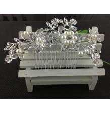 Beaded hairpin for ceremonies