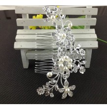 Beaded hairpin for ceremonies