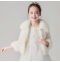 Boléro hivernal pour petites filles blanc